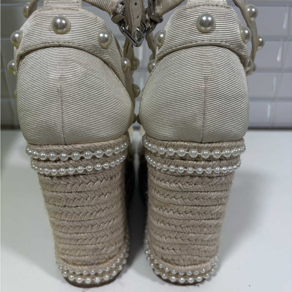 Gianni Bini Cream Pearl Espadrille Wedges EUC In Original Box